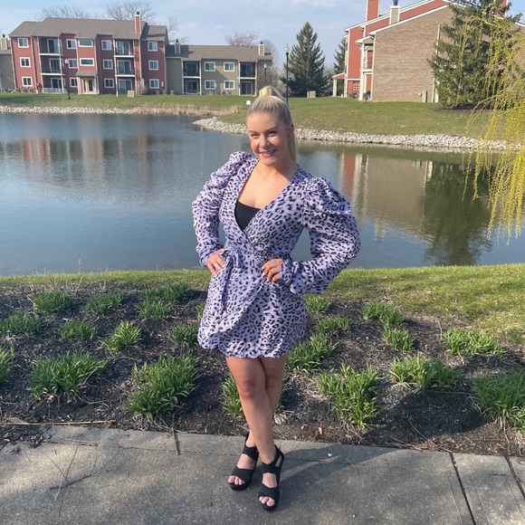 Worn once - Picture 2 of 2